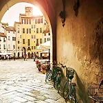 Capannori Stylish Townhouse Dom wakacyjny *