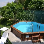 Capannori Stylish Townhouse *
