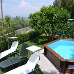 Capannori Stylish Townhouse Dom wakacyjny *