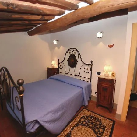 Capannori Stylish Townhouse